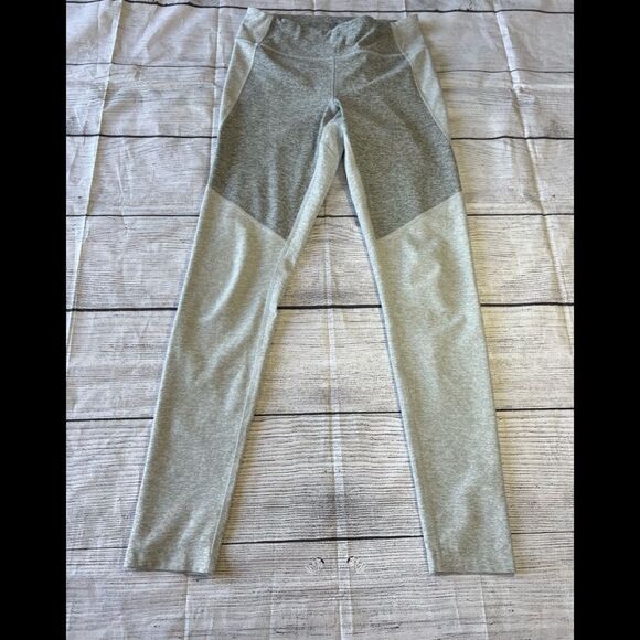 Outdoor Voices Color Block 7/8 Leggings Grey size medium - Picture 1 of 9